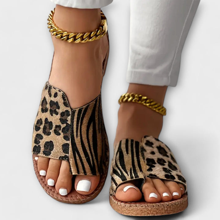 Lyan | Stylish Bicolor Slippers with Leopard Print