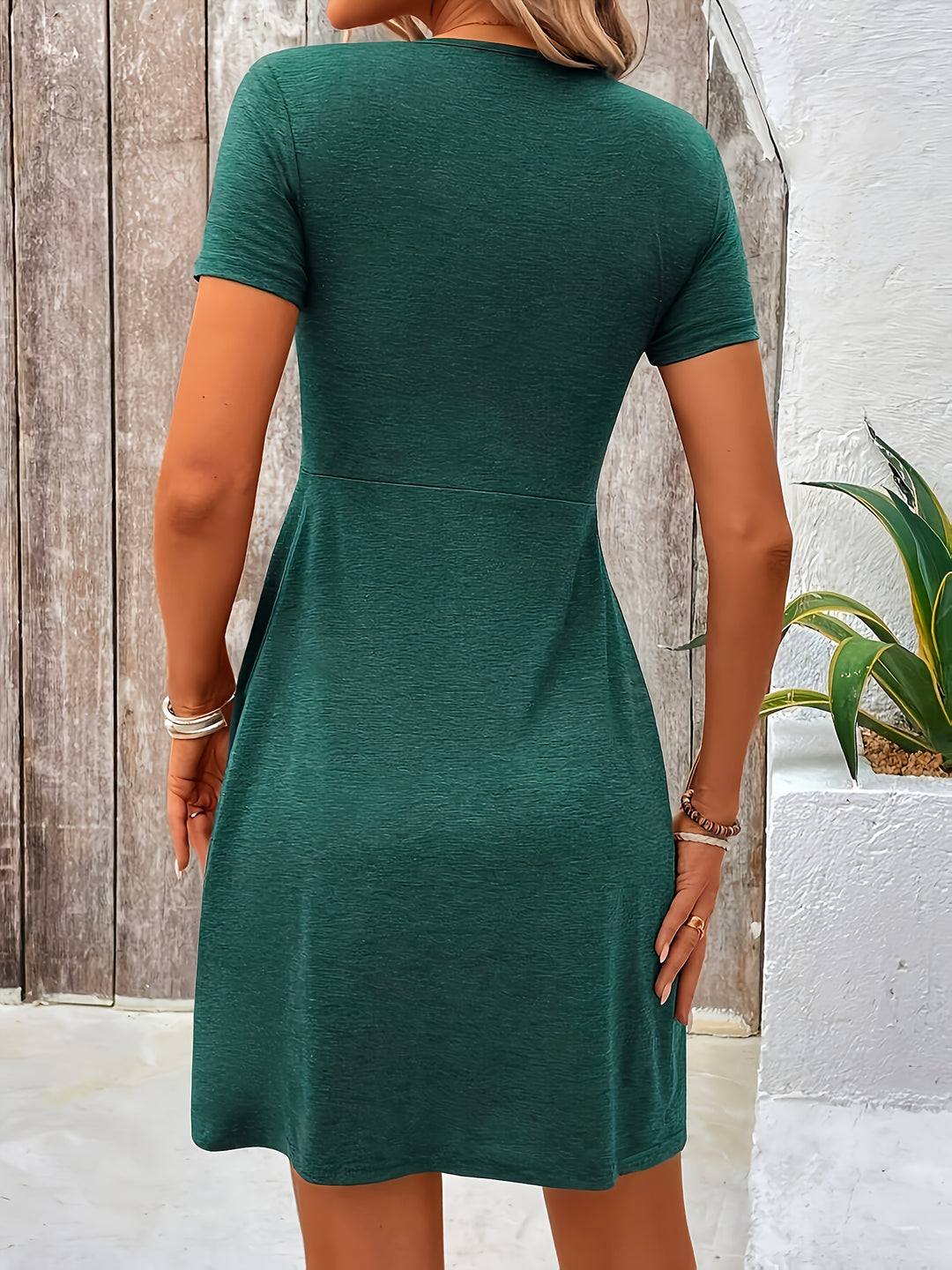 Feliz™ - Chic Twist Front V-Neck Dress