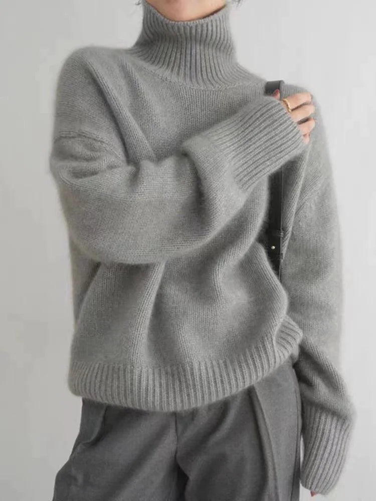 Isabella™ - Elegant Cashmere Turtleneck
