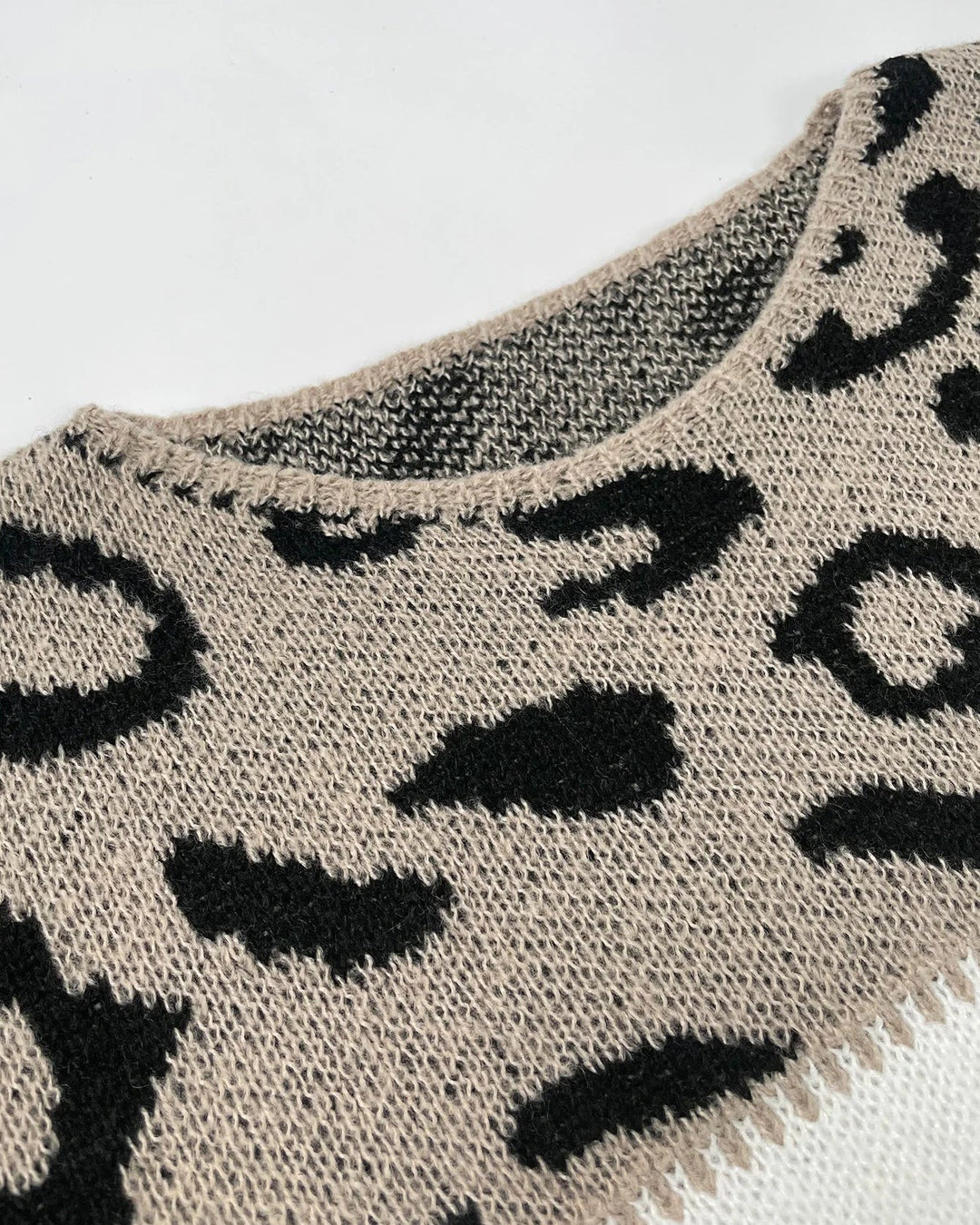 Zoe - Colourblock Leopard Sweater