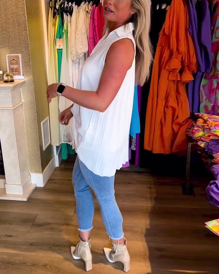 Alana™ - Timeless Ruffled Sleeveless Top