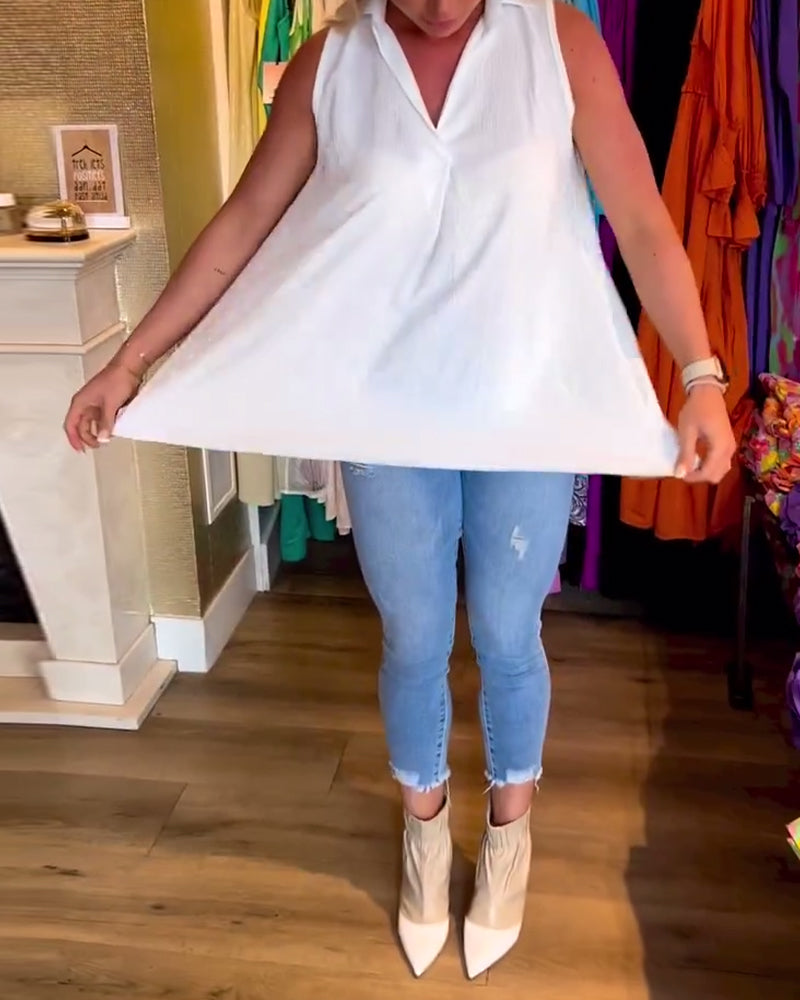 Alana™ - Timeless Ruffled Sleeveless Top