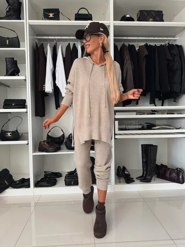 Camilla - Elegant Hooded Two-Piece Women's Set