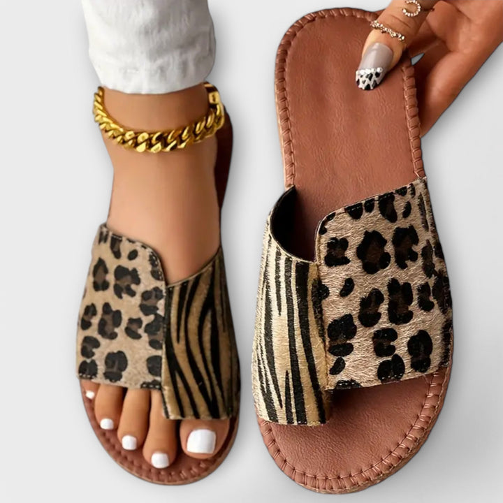 Lyan | Stylish Bicolor Slippers with Leopard Print