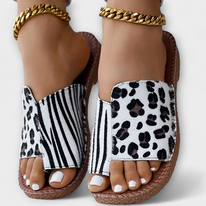 Lyan | Stylish Bicolor Slippers with Leopard Print