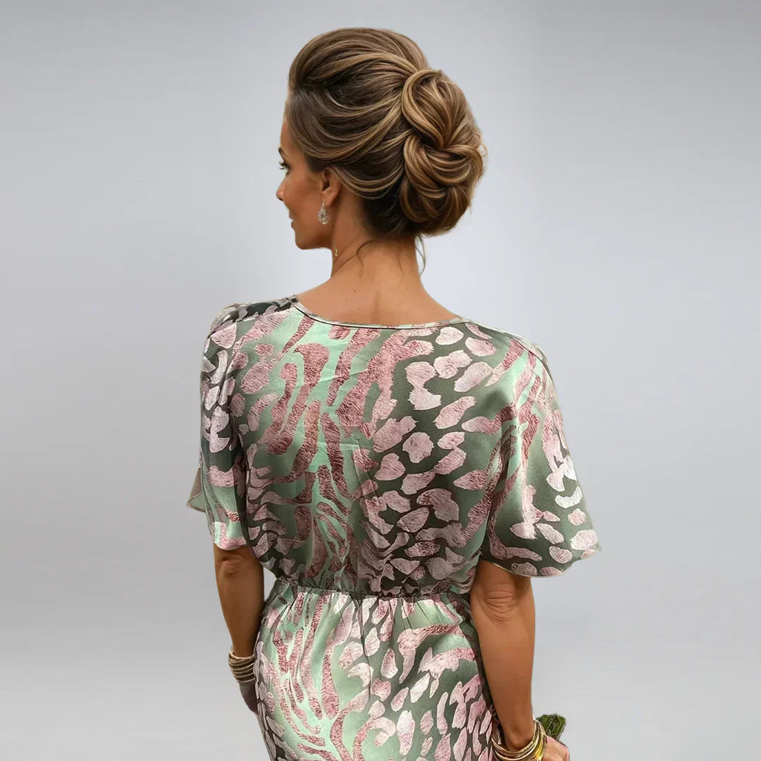 Kelsey – Long dress with V-neckline and twisted detail