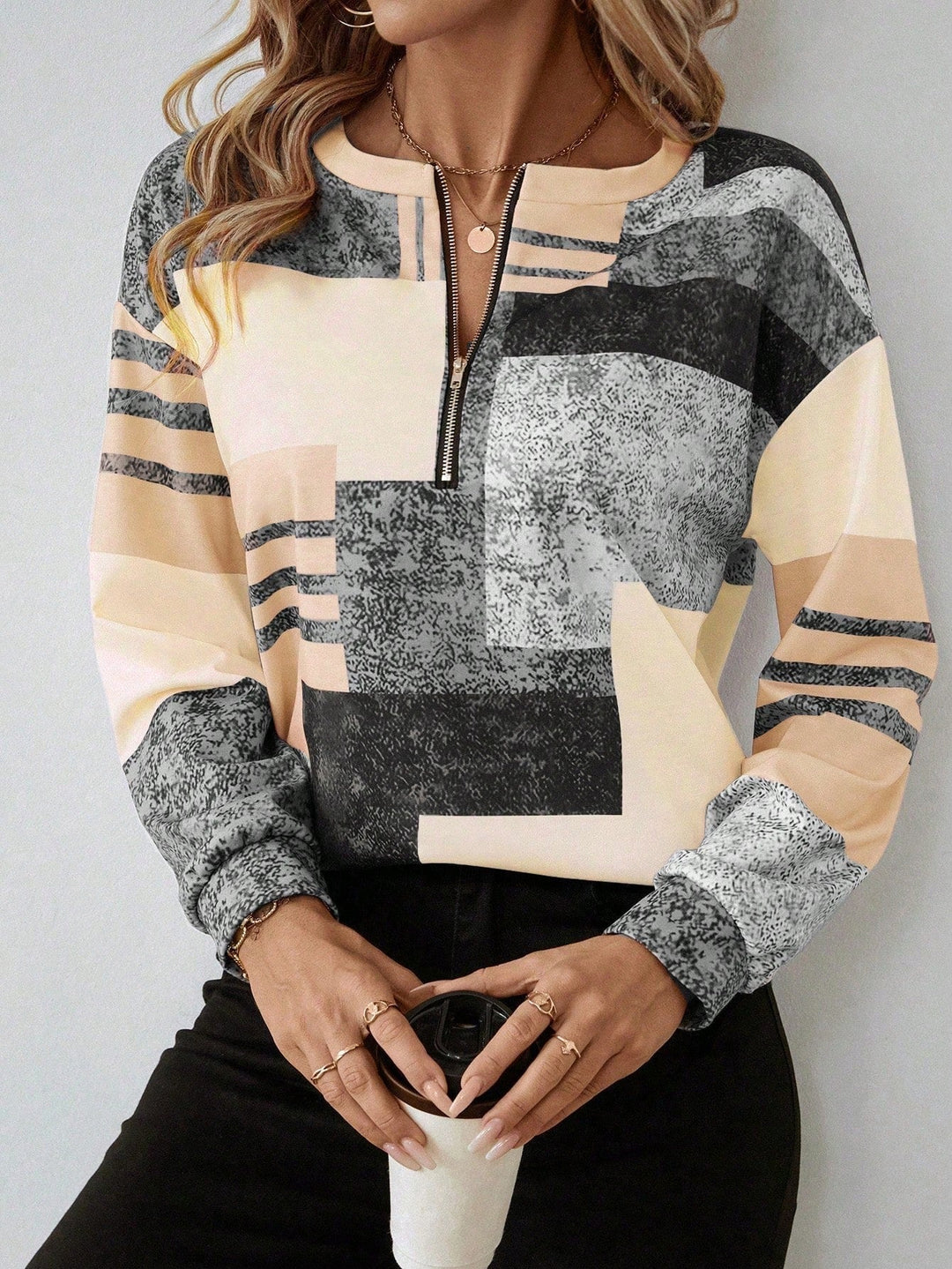 Kaimana™ - Chic Vintage-Inspired Sweatshirt