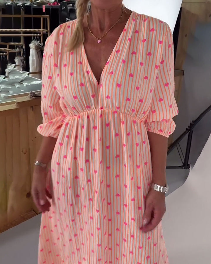 Belle™ – Elegant V-Neck Heart Patterned Dress