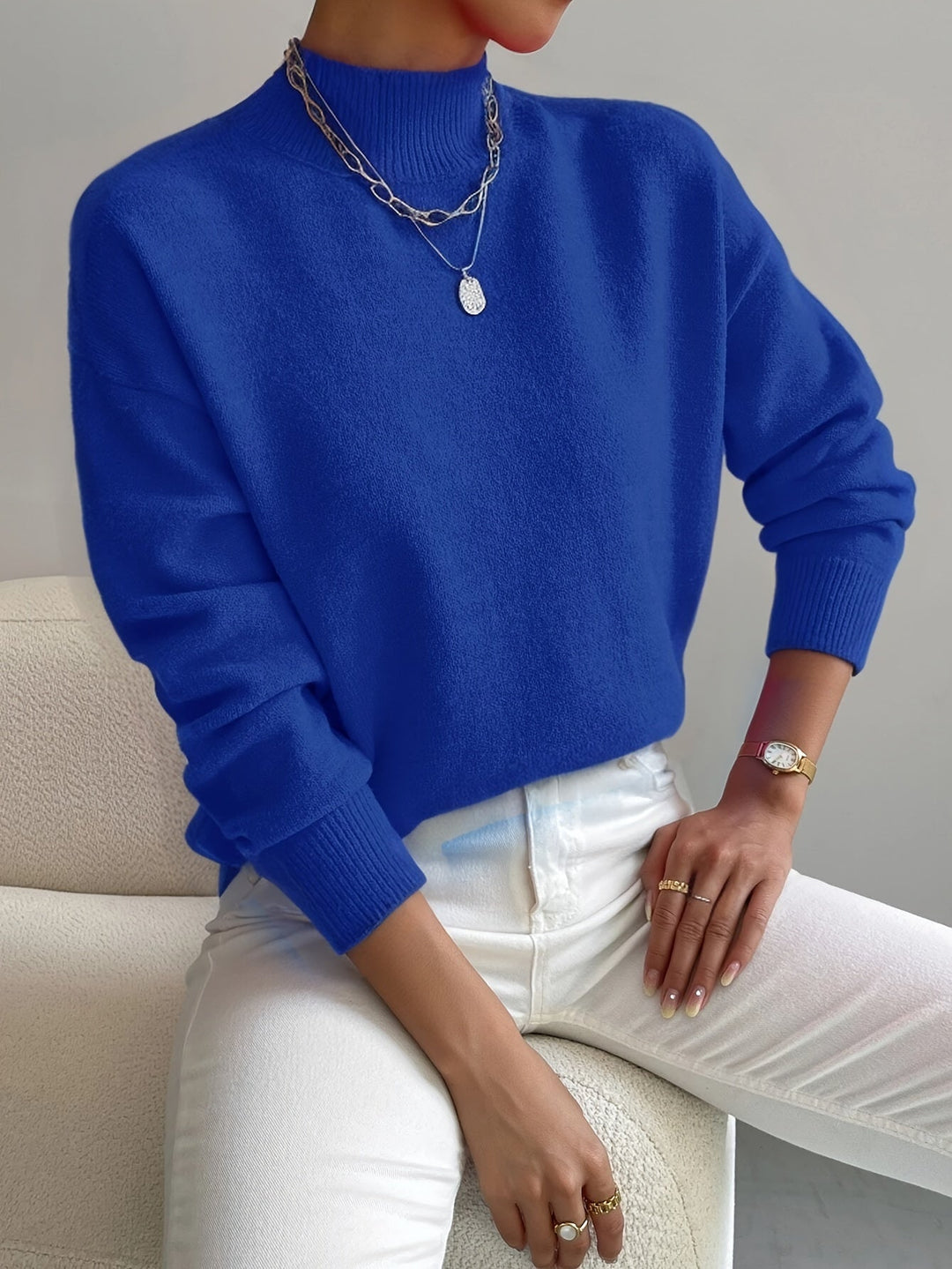 Yvonne – Modern High-Neck Sweater